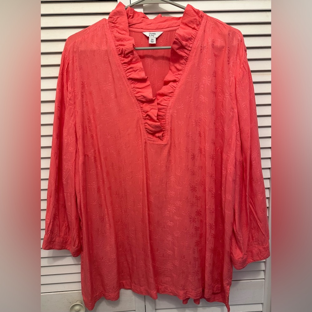 Crown & Ivy Palm Tree Print Coral Ruffle V-Neck Blouse Size 2X